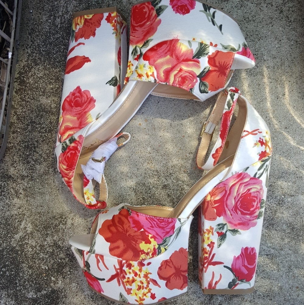 SALE💗 Floral Chucky Heels Brand New Size 8